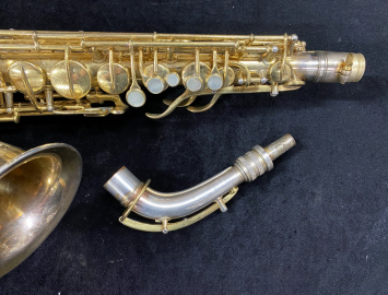 Photo Original Gold Plated Conn Chu Alto Sax with Unique Portrait Engraving - Serial # 155420